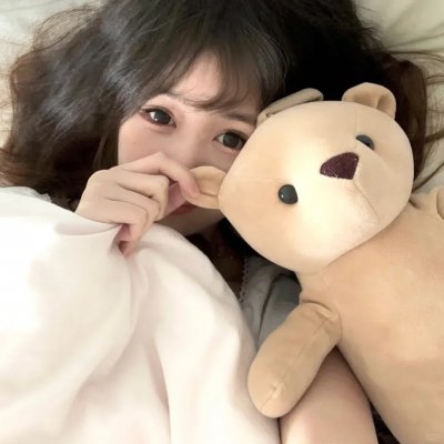 院子里的女人